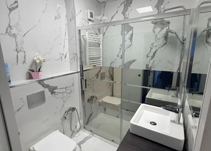 Spacieux 3 A 200 M De La Apartman