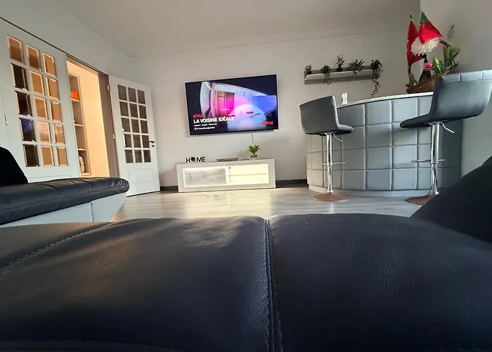 Spacieux 3 A 200 M De La