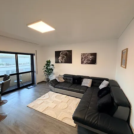 Apartment Spacieux 3 A 200 M De La