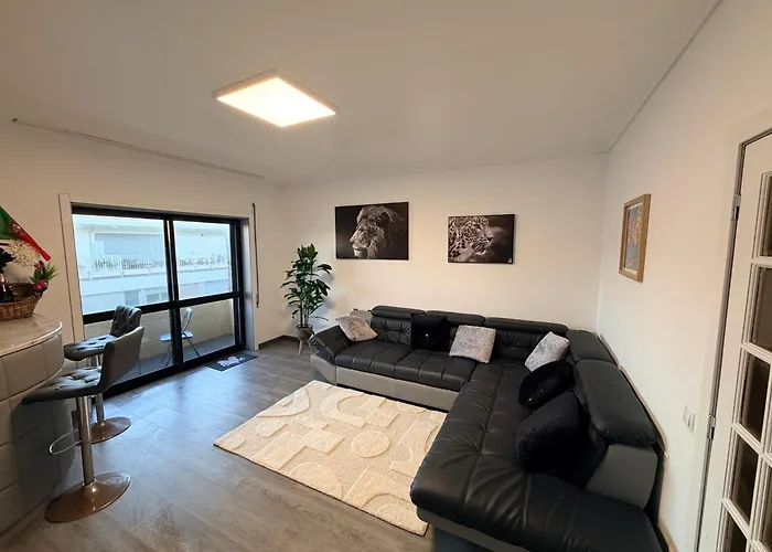 Apartment Spacieux 3 A 200 M De La
